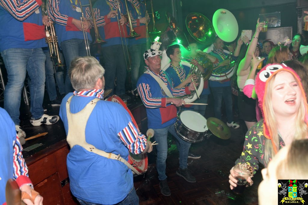 ../Images/Carnavals maandagavond in VdG 081.jpg